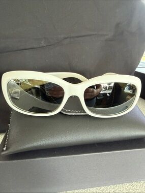 Serengeti Matte White Oversized Women's Sunglasses with Dark Lenses